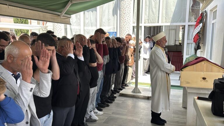Çanakkale’deki otobüs kazasında ölen kadın, Tekirdağ’da toprağa verildi | Çorlu’da Haber