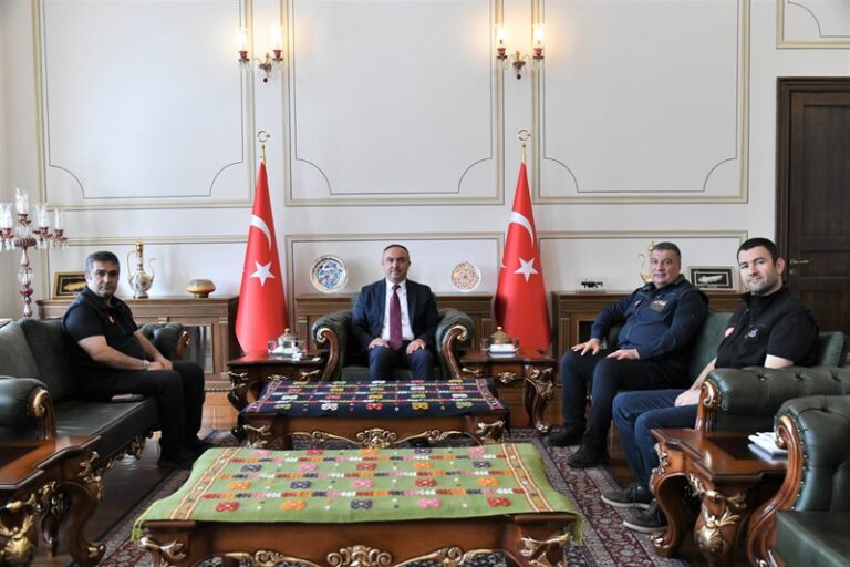 Deprem Risk Azaltma Genel Müdürü Tatar Vali Soytürk’ü Ziyaret Etti