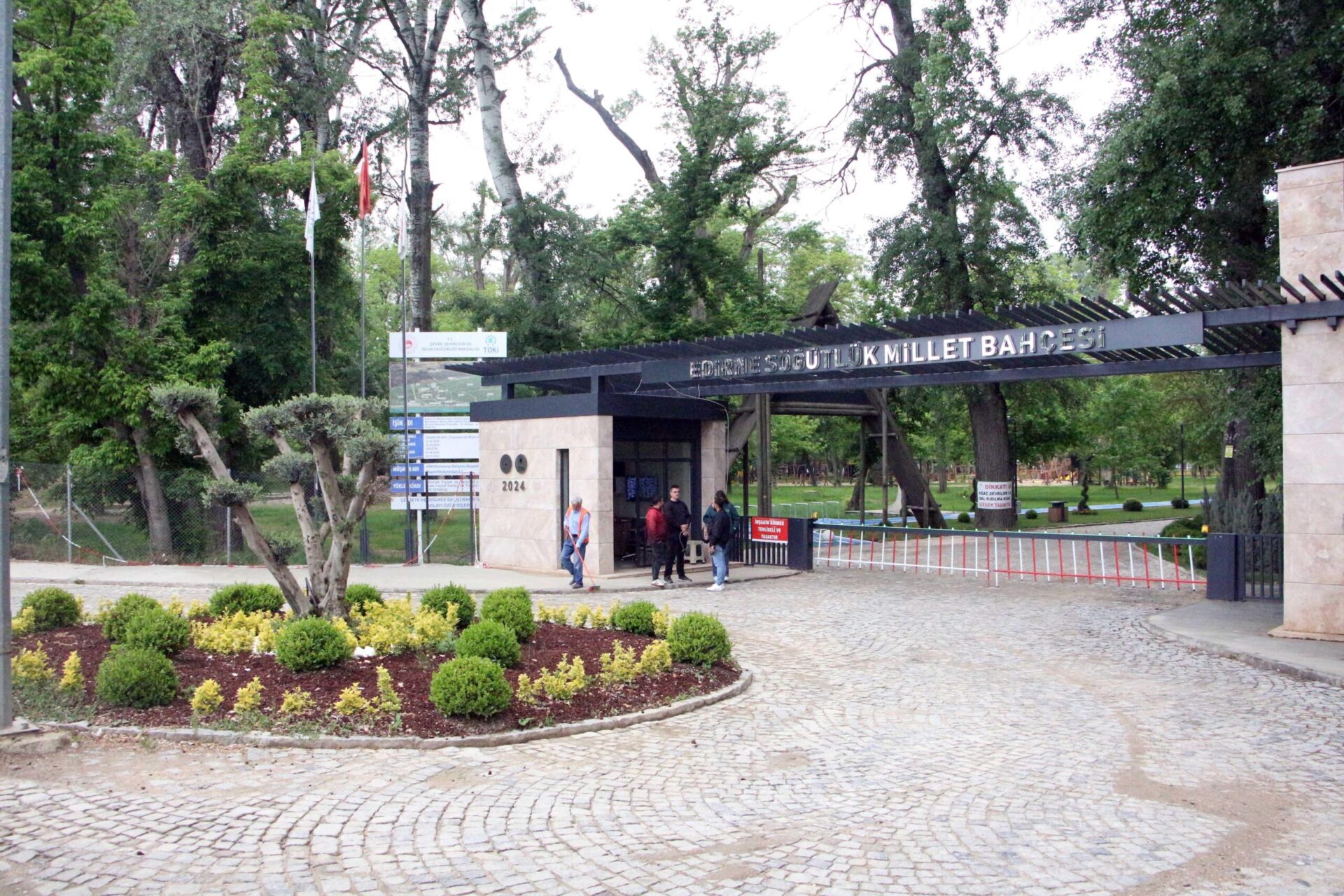 Edirne’de yapımı tamamlanan millet bahçesi, ay sonunda açılacak Edirne’de yapımı tamamlanan millet bahçesi, ay sonunda açılacak