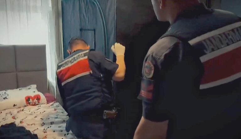 İklimlendirme sistemiyle uyuşturucu yetiştirilen eve operasyon: 2 gözaltı | Çorlu’da Haber