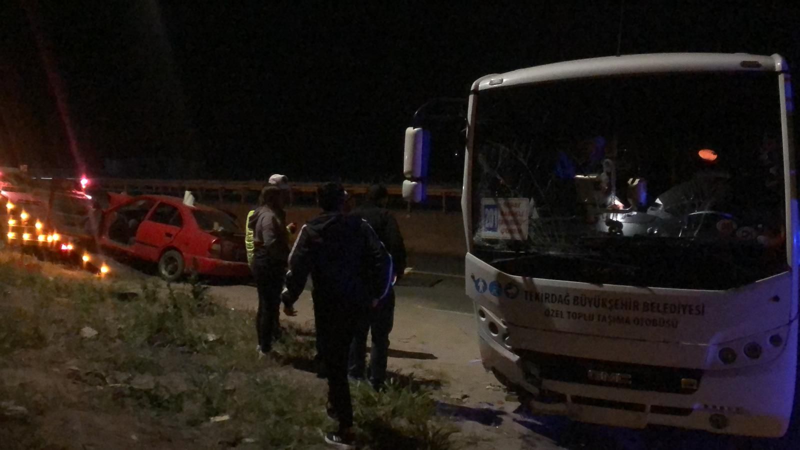 Yolcu Otobüsü ile Otomobil Çarpıştı: 1 Ağır Yaralı Yolcu Otobüsü ile Otomobil Çarpıştı: 1 Ağır Yaralı
