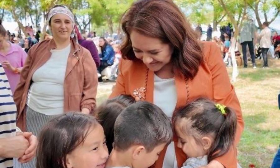 Müge Başkanımızdan Annelere Renkli Kutlama Müge Başkanımızdan Annelere Renkli Kutlama