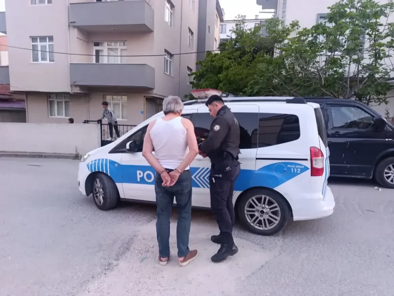 Oğlunu Bıçaklayarak Ağır Yaraladı: Tutuklandı