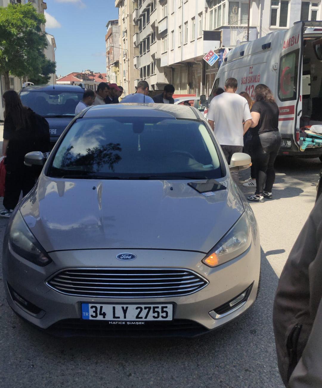 Otomobilin çarptığı yaya ağır yaralandı; kaza kamerada Otomobilin çarptığı yaya ağır yaralandı; kaza kamerada