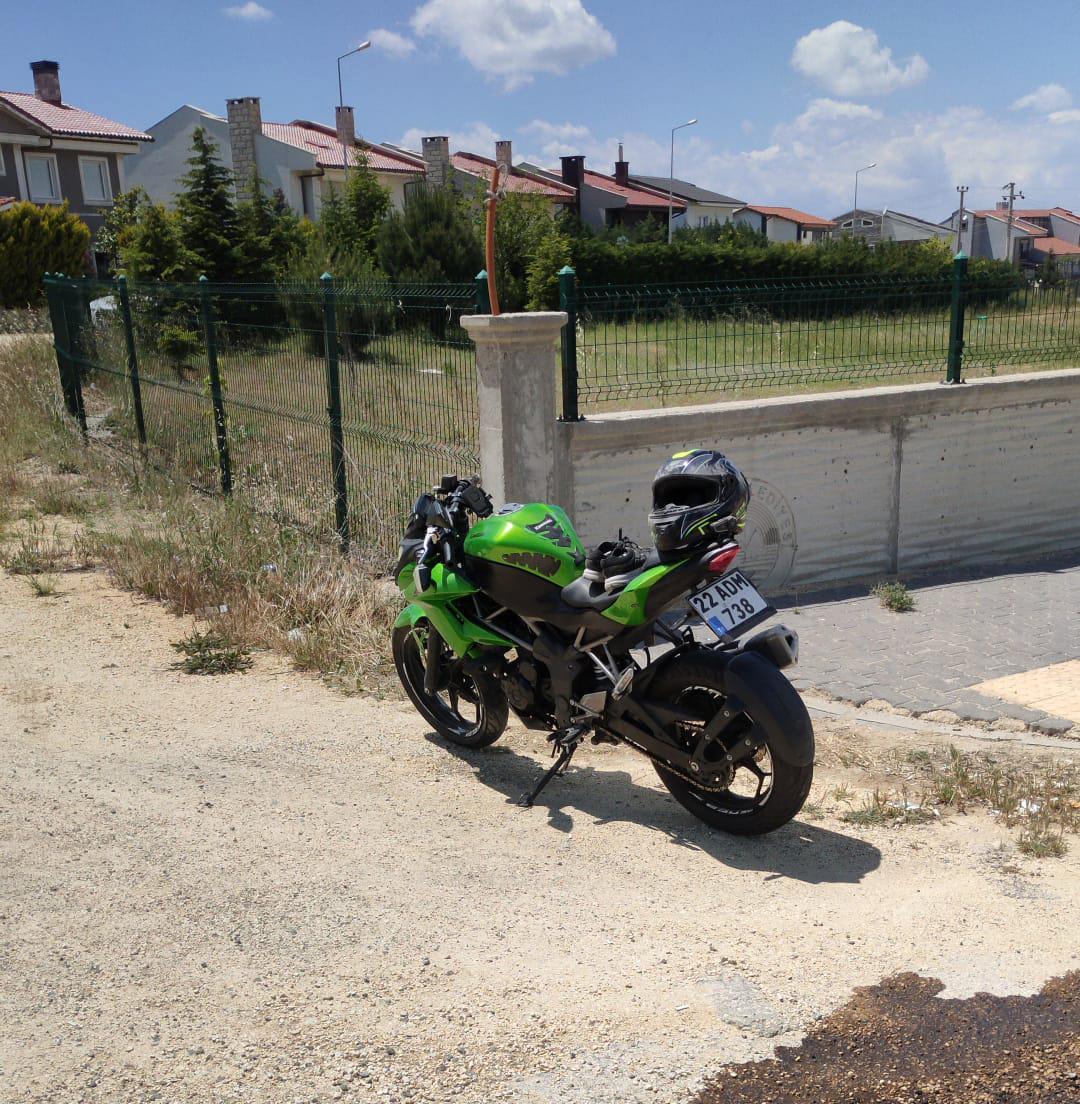 Otomobille çarpışan motosikletin sürücüsü yaralandı Otomobille çarpışan motosikletin sürücüsü yaralandı