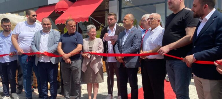 SİYASET VE İŞ DÜNYASI, ÇINARLAR GAYRİMENKUL’ÜN AÇILIŞINDA BULUŞTU