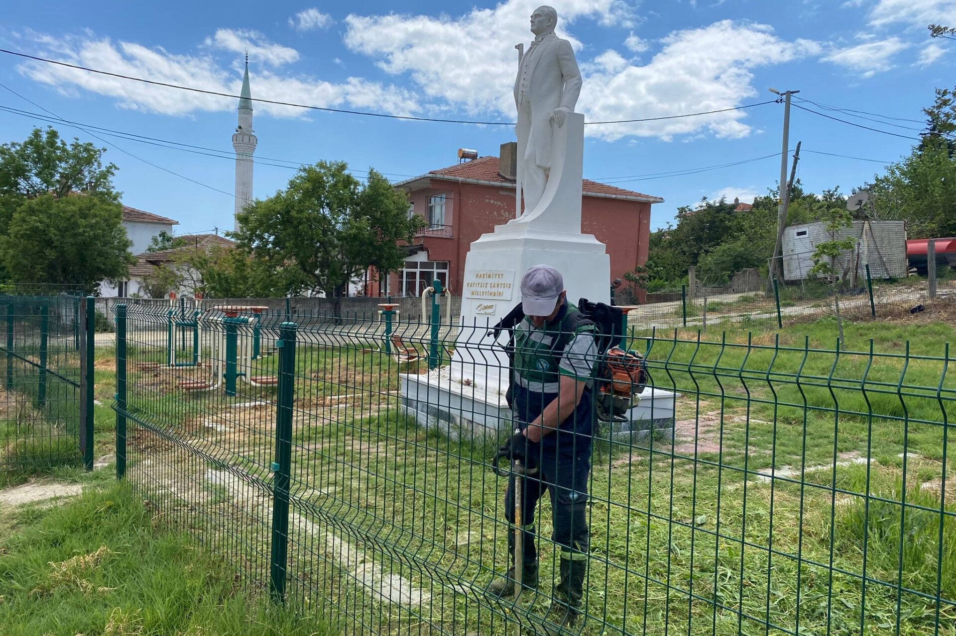 Süleymanpaşa Parkları Yaza Hazırlanıyor Süleymanpaşa Parkları Yaza Hazırlanıyor