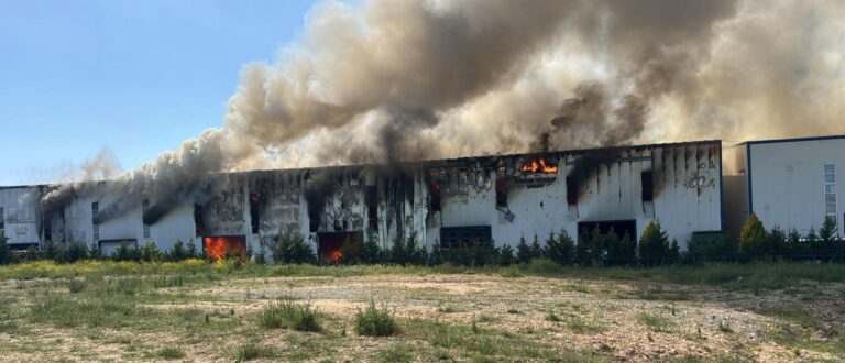 Tekirdağ’da fabrika yangını; alevler parfüm tesisine sıçradı (2) | Çorlu’da Haber