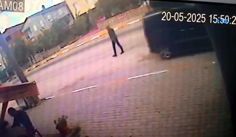 Tekirdağ’da hafif ticari aracın çaptığı yaya yaralandı; kaza kamerada | Çorlu’da Haber