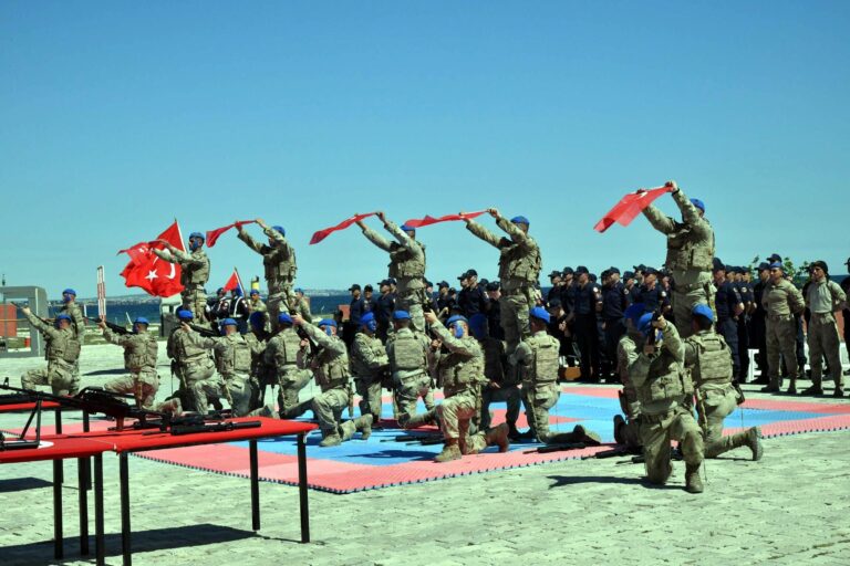 Temsili askerlik töreninde komandoların gösterisi ilgiyle izlendi | Çorlu’da Haber