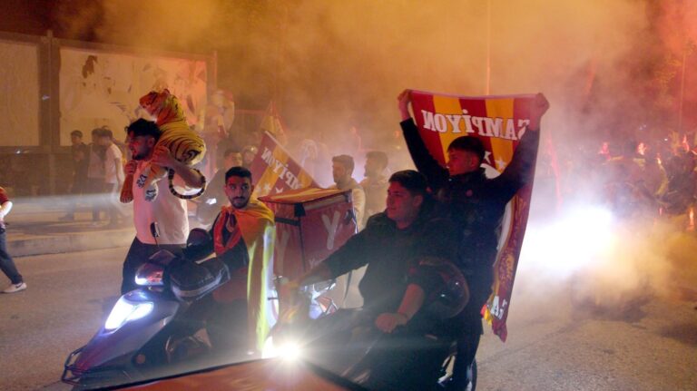 Trakya’da Galatasaray taraftarları şampiyonluğu kutladı / Ek fotoğraflar