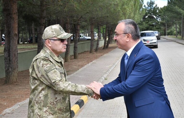 Vali Soytürk 1’inci Ordu Komutanı Tokel’i Ziyaret Etti