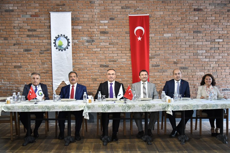 Velimeşe OSB 2025 Yılı İstişare Toplantısı Yapıldı Velimeşe OSB 2025 Yılı İstişare Toplantısı Yapıldı