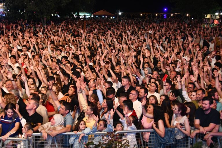 ‘Uluslararası Kiraz Festivali’nde Yüksek Sadakat ve Zeynep Bastık Rüzgarı