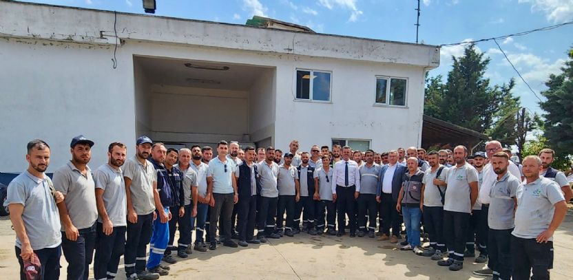 Başkan Sarıkurt, Temizlik Emekçileriyle Bir Araya Geldi Başkan Sarıkurt, Temizlik Emekçileriyle Bir Araya Geldi