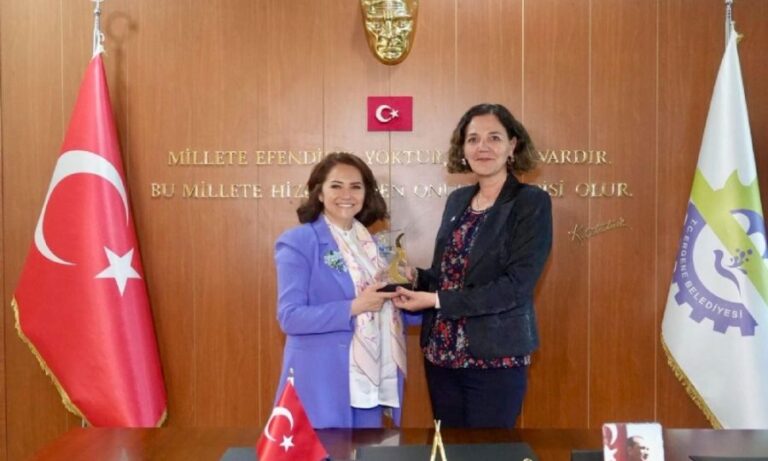 Belediye Başkanımız Sayın Müge Yıldız Topak’a Büyük Onur: “En Başarılı İlçe Belediye Başkanı” Ödülü