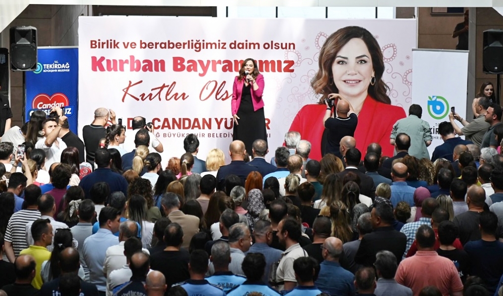 CANDAN BAŞKAN BÜYÜKŞEHİR AİLESİYLE BAYRAMLAŞTI CANDAN BAŞKAN BÜYÜKŞEHİR AİLESİYLE BAYRAMLAŞTI