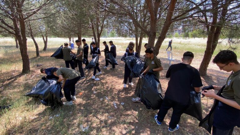 Çorlu’da öğrenciler çevre temizliği yaptı | Çorlu’da Haber