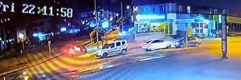 Edirne’de 4 aracın karıştığı kaza kamerada