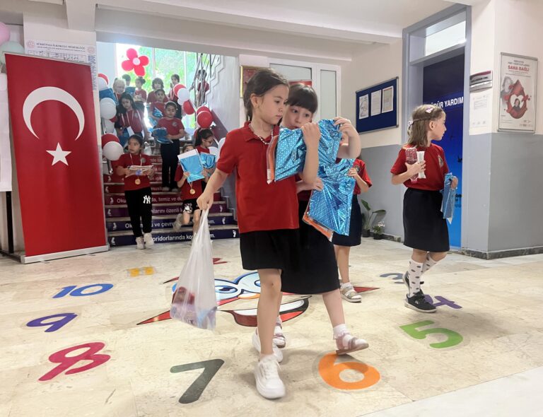 Edirne’de 55 bin 188 öğrenci karne heyecanı yaşadı