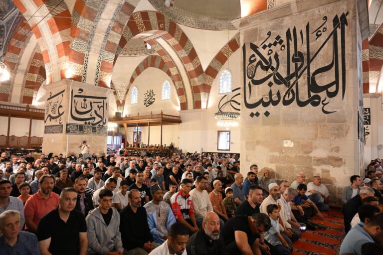 Edirne’de bayram namazında Eski Cami doldu