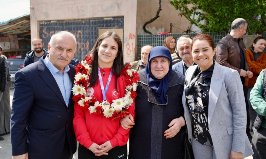 Ergene’mizin Gururu Esma Nur Kara Dünya Şampiyonu Oldu Ergene’mizin Gururu Esma Nur Kara Dünya Şampiyonu Oldu