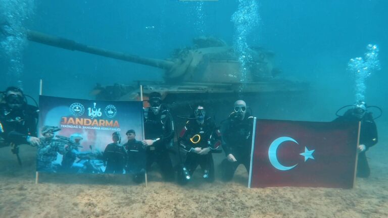 Jandarma, Saros’ta batık tanka dalış yaparak kuruluş yıl dönümünü kutladı