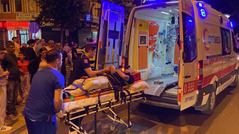 Yaya Geçidinde Otomobil Çarptı: 1 Yaralı
