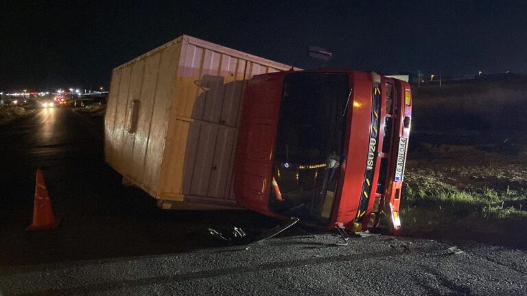 Tekirdağ’da otomobille çarpışan kamyonet devrildi | Çorlu’da Haber