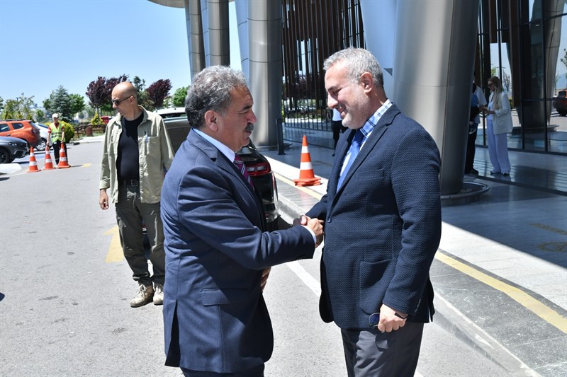 Vali Vekili Güler Kurban Bayramı Münasebetiyle Tekirdağ Şehir Hastanesi’ni Ziyaret Etti Vali Vekili Güler Kurban Bayramı Münasebetiyle Tekirdağ Şehir Hastanesi’ni Ziyaret Etti