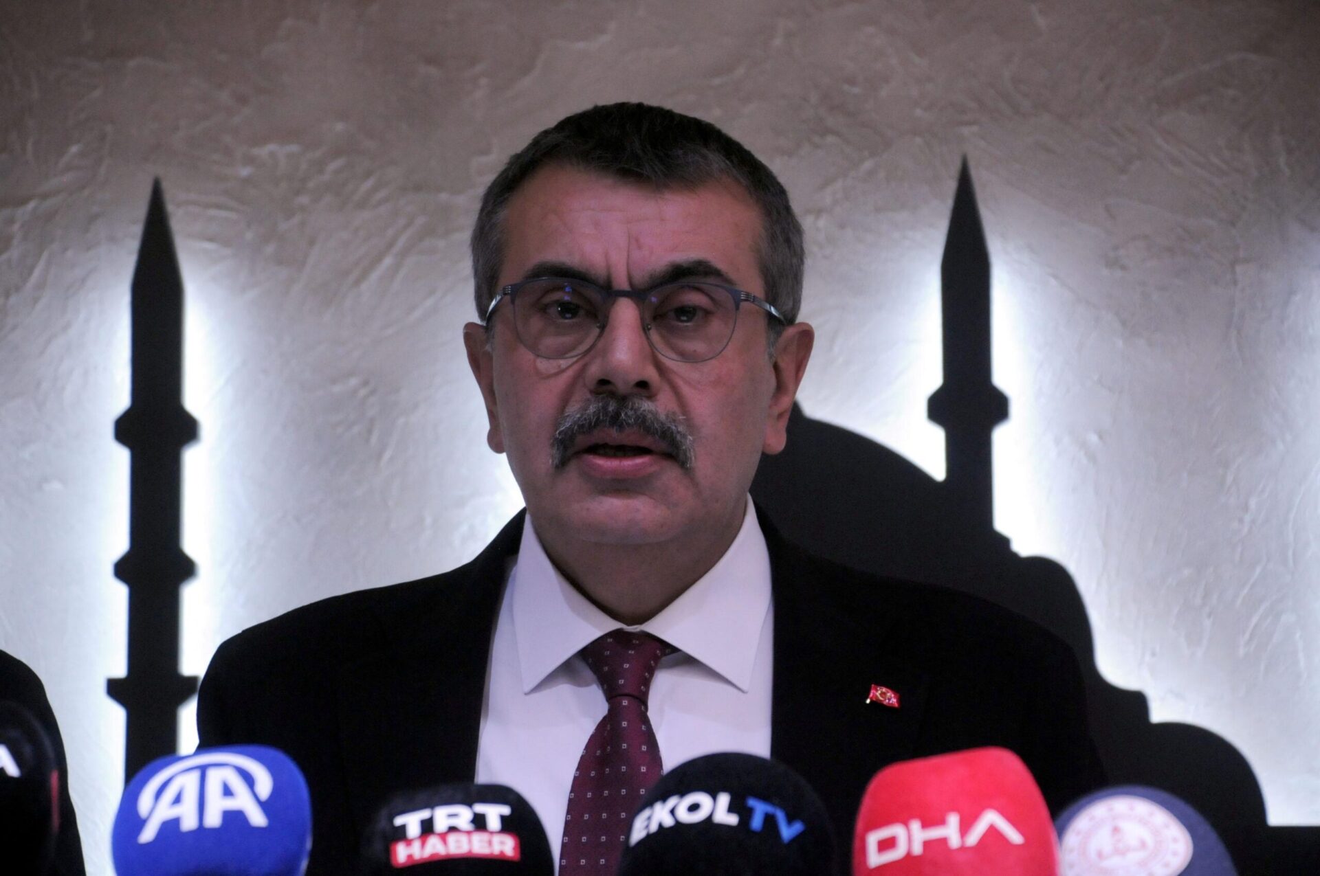 Bakan Tekin: LGS sonuçları yarın açıklanacak Bakan Tekin: LGS sonuçları yarın açıklanacak