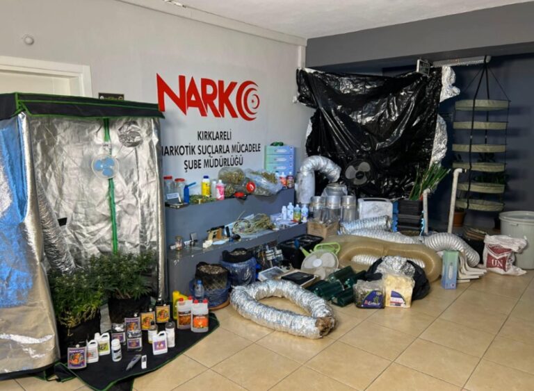 Kırklareli’de evlerinde uyuşturucu yetiştiren şüphelilere operasyon