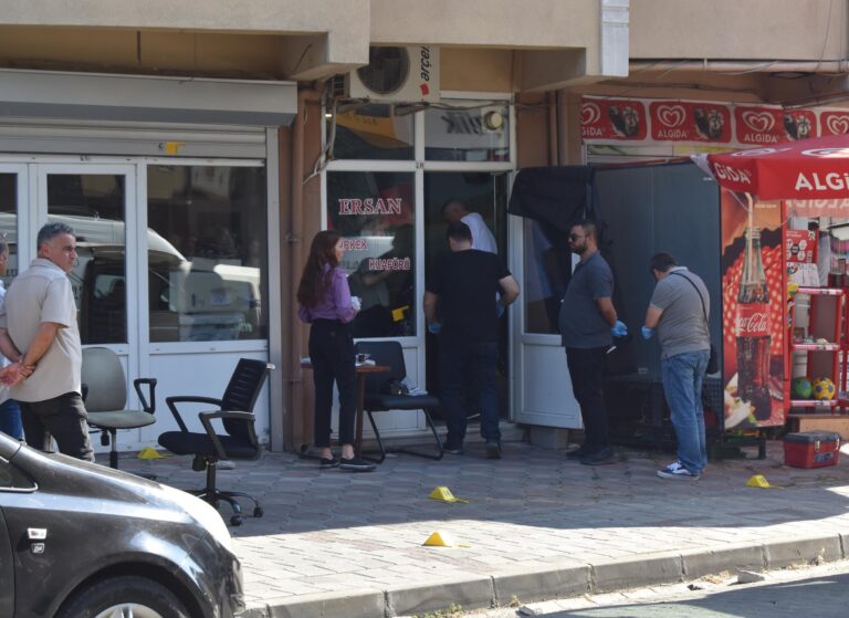 ‘Yan Baktın’ Tartışmasında Tabanca İle Öldürüldü
