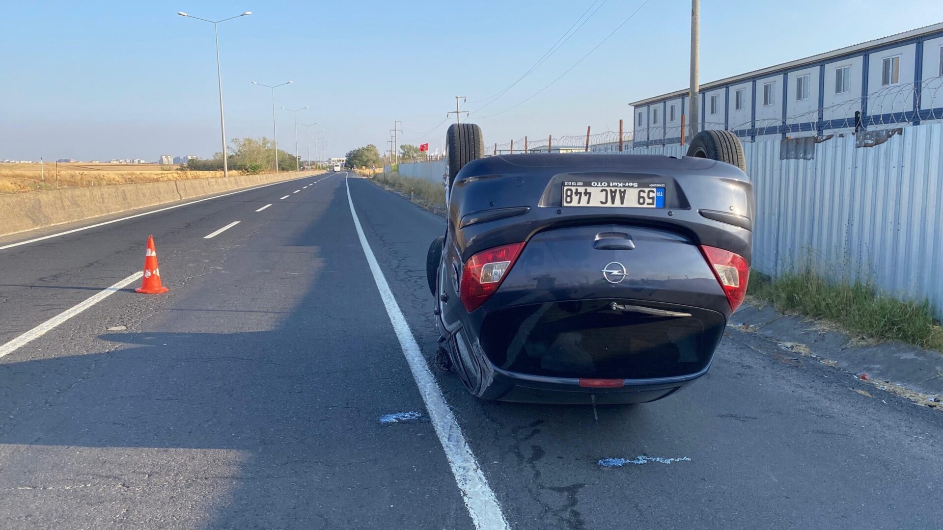 Takla Atan Otomobilden, Emniyet Kemeri Sayesinde Yara Almadan Çıktı Takla Atan Otomobilden, Emniyet Kemeri Sayesinde Yara Almadan Çıktı
