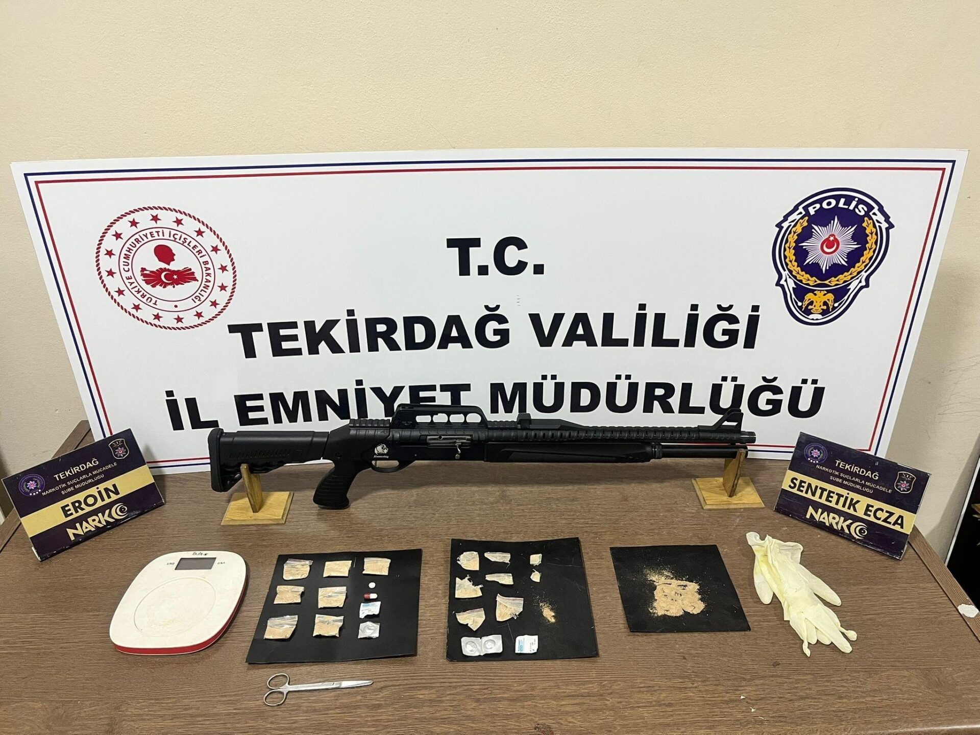 Tekirdağ’da 7 adrese uyuşturucu operasyonu, 7 tutuklama | Çorlu’da Haber Tekirdağ’da 7 adrese uyuşturucu operasyonu, 7 tutuklama | Çorlu’da Haber