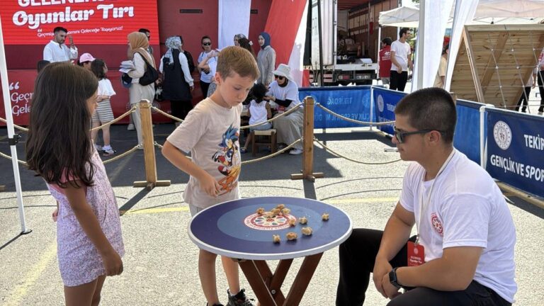 Tekirdağ’da Geleneksel Oyunlar TIR’ı, çocuklarla buluştu | Çorlu’da Haber