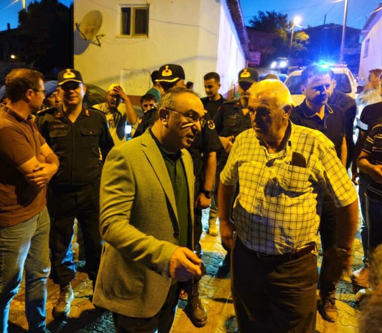 Tekirdağ’da orman yangını; alevlerin tehdit ettiği bir mahalle boşaltılıyor (3) | Çorlu’da Haber