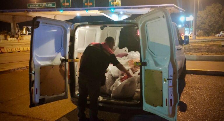 650 kilo kum midyesiyle yakalanan 3 kişiye 2 milyon lira ceza