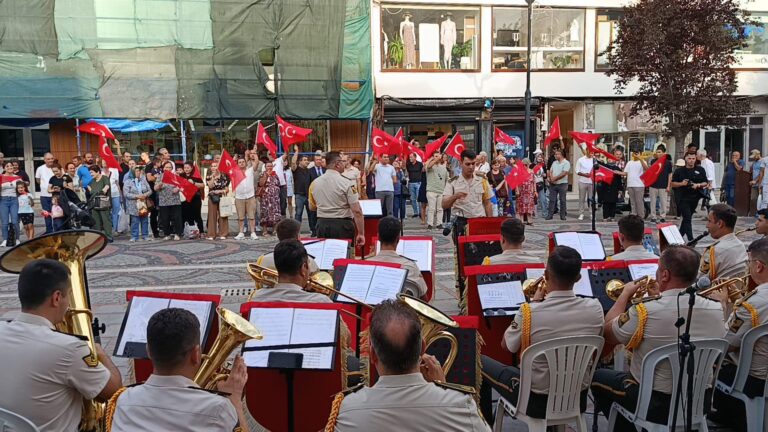 Edirne’de 5’inci Kolordu Bandosu’ndan ‘Zafer Haftası’ konseri
