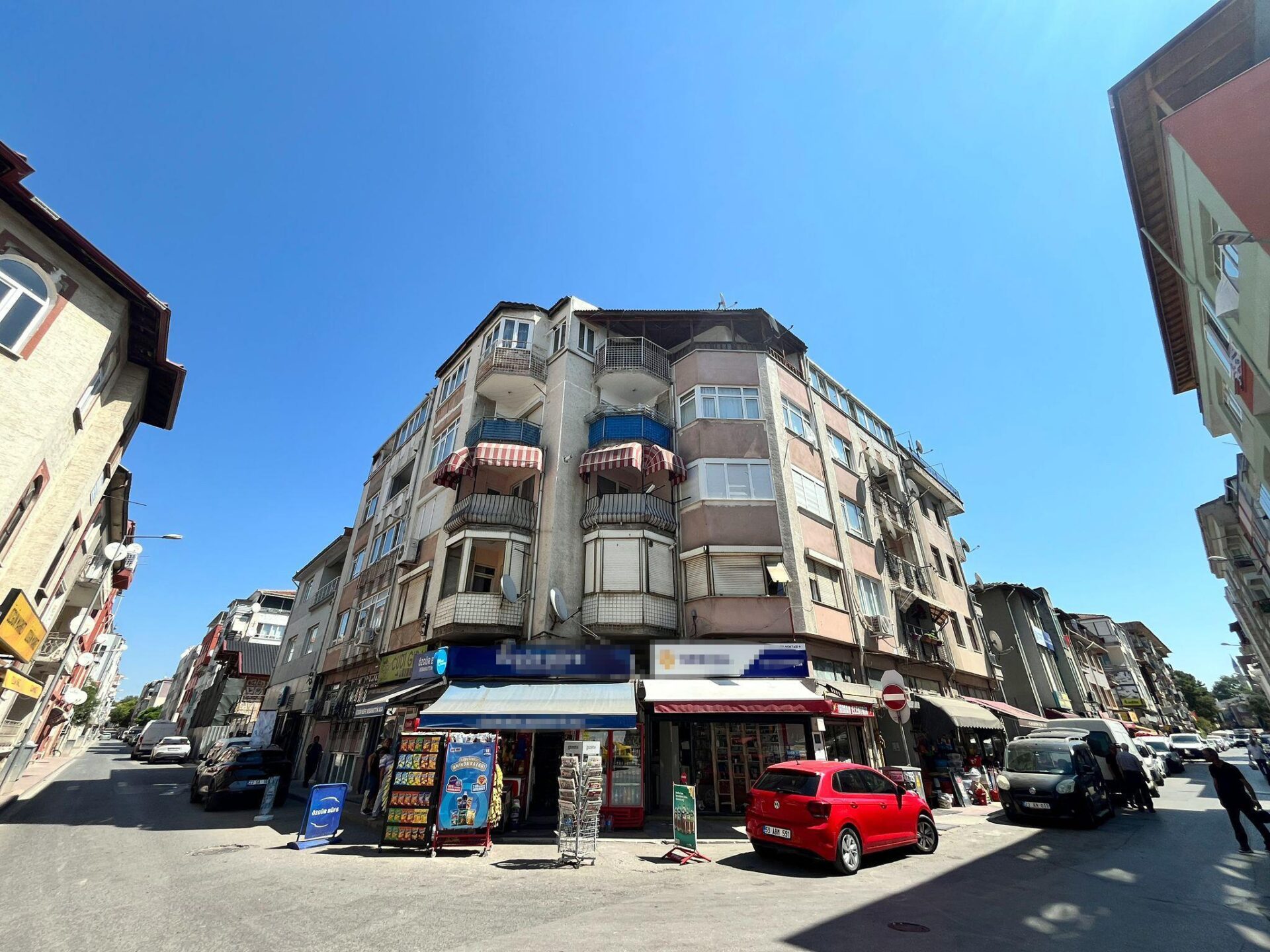Edirne’de kolonlarında hasar tespit edilen apartman tahliye edildi Edirne’de kolonlarında hasar tespit edilen apartman tahliye edildi