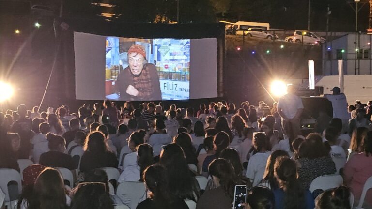 Edirne’de  ‘Neşeli Günler’ filmi gösterimi yapıldı