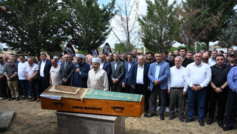 Gümüşhane Valisi Baruş’un babası Hayri Baruş Edirne’de toprağa verildi