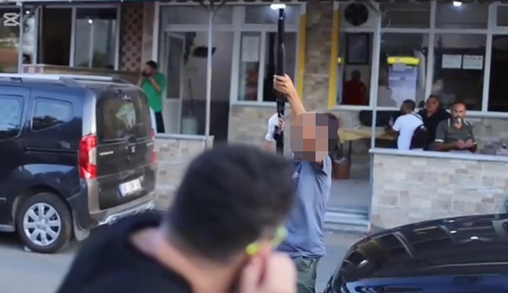 Havaya pompalı tüfekle ateş açan 15 yaşındaki çocuk gözaltına alındı | Çorlu’da Haber Havaya pompalı tüfekle ateş açan 15 yaşındaki çocuk gözaltına alındı | Çorlu’da Haber