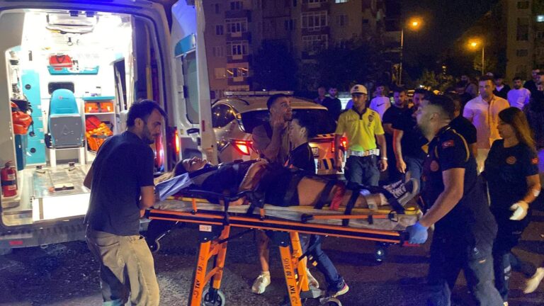 Otomobilin çarptığı 3 yaya yaralandı; 1 gözaltı | Çorlu’da Haber