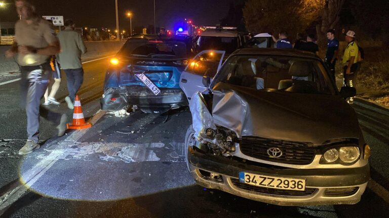 Polisten kaçıp kaza yapan otomobilde 9 kaçak göçmen ve 2 organizatör yakalandı | Çorlu’da Haber