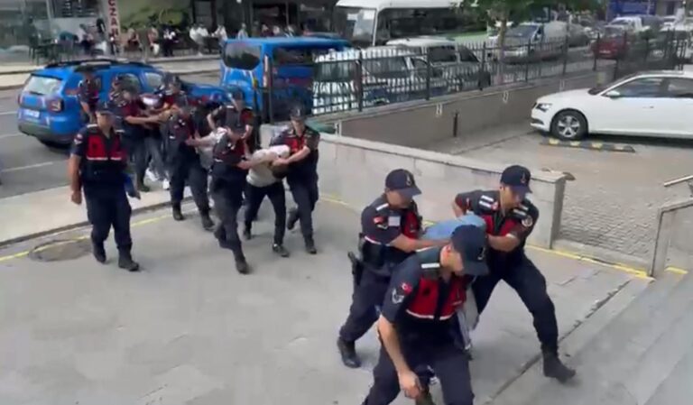 Tekirdağ’da ‘yağma’ ve ‘kasten yaralama’ şüphelisi 5 kişi tutuklandı | Çorlu’da Haber