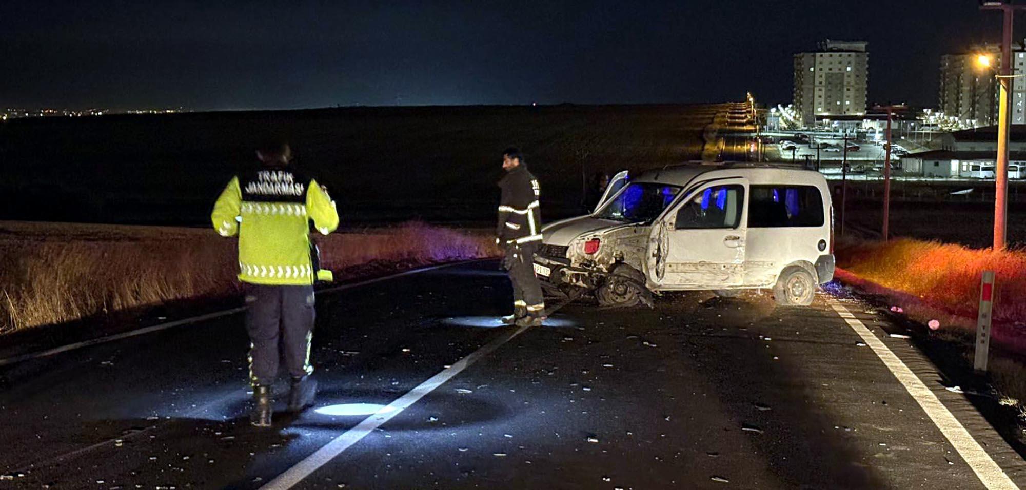 Alkollü Sürücünün Kullandığı Araç, 2 Otomobile Çarptı; 3 Yaralı