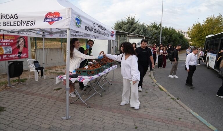 BÜYÜKŞEHİR BELEDİYESİ’NDEN ÜNİVERSİTELİLERE ÖZEL KARŞILAMA