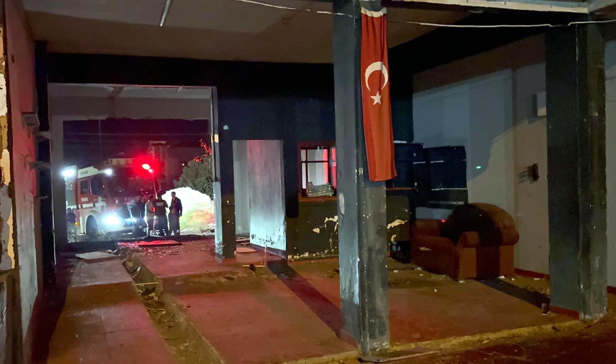 Evde Çıkan Yangında 2 Kişi Dumandan Etkilendi