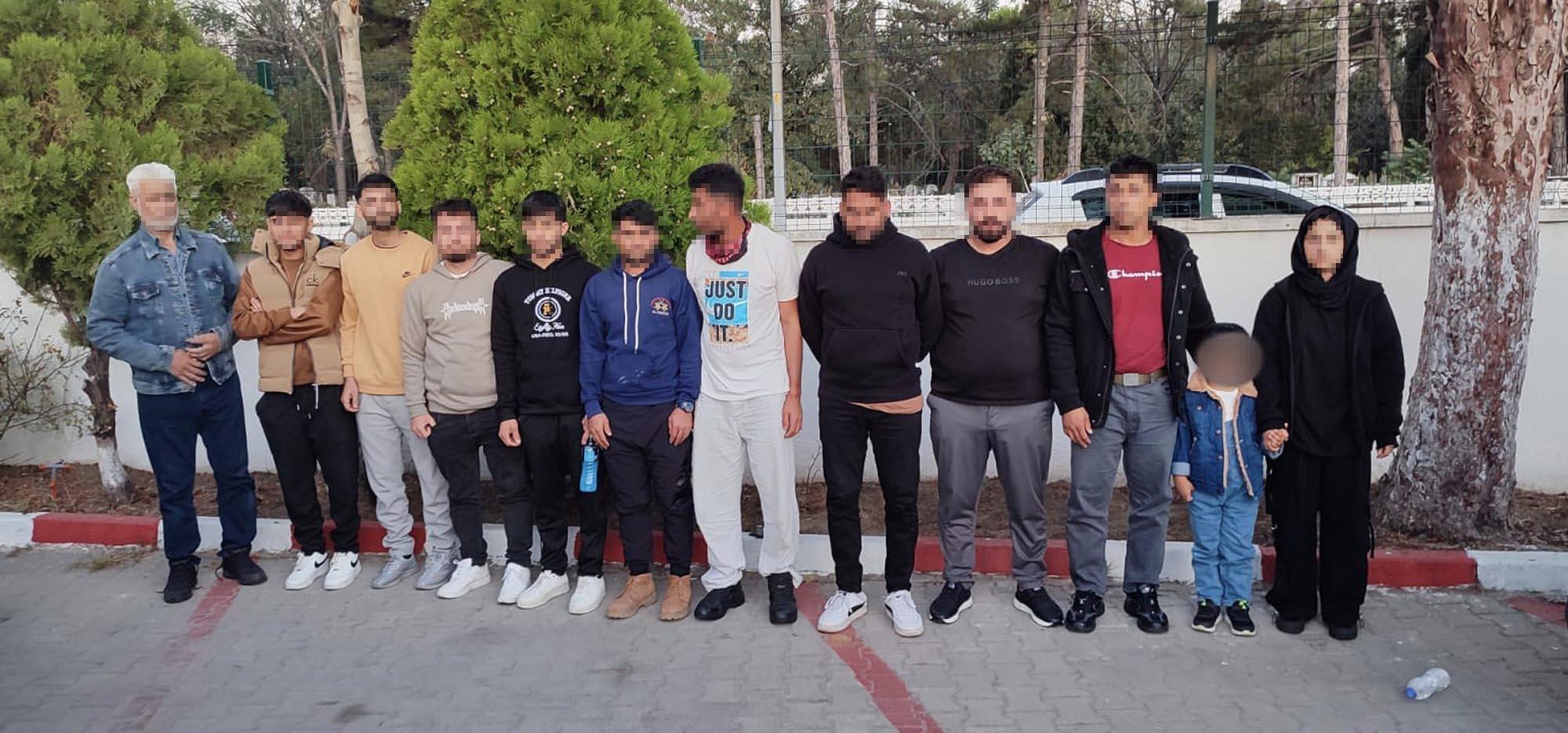 Edirne’de 12 kaçak göçmen yakalandı; 1 gözaltı Edirne’de 12 kaçak göçmen yakalandı; 1 gözaltı